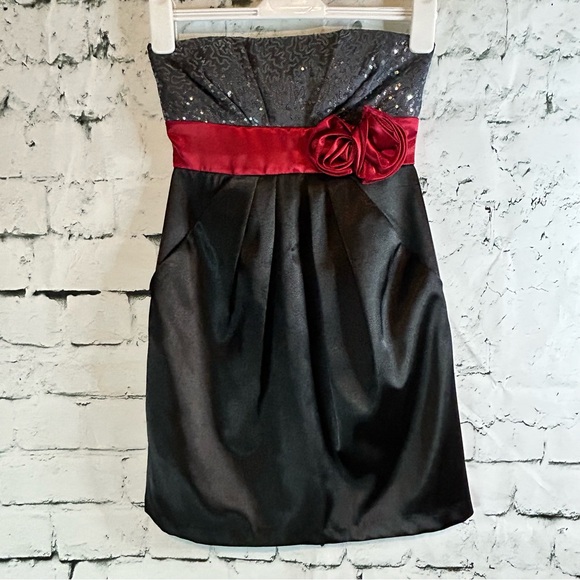Speechless Strapless Dress - Picture 1 of 12